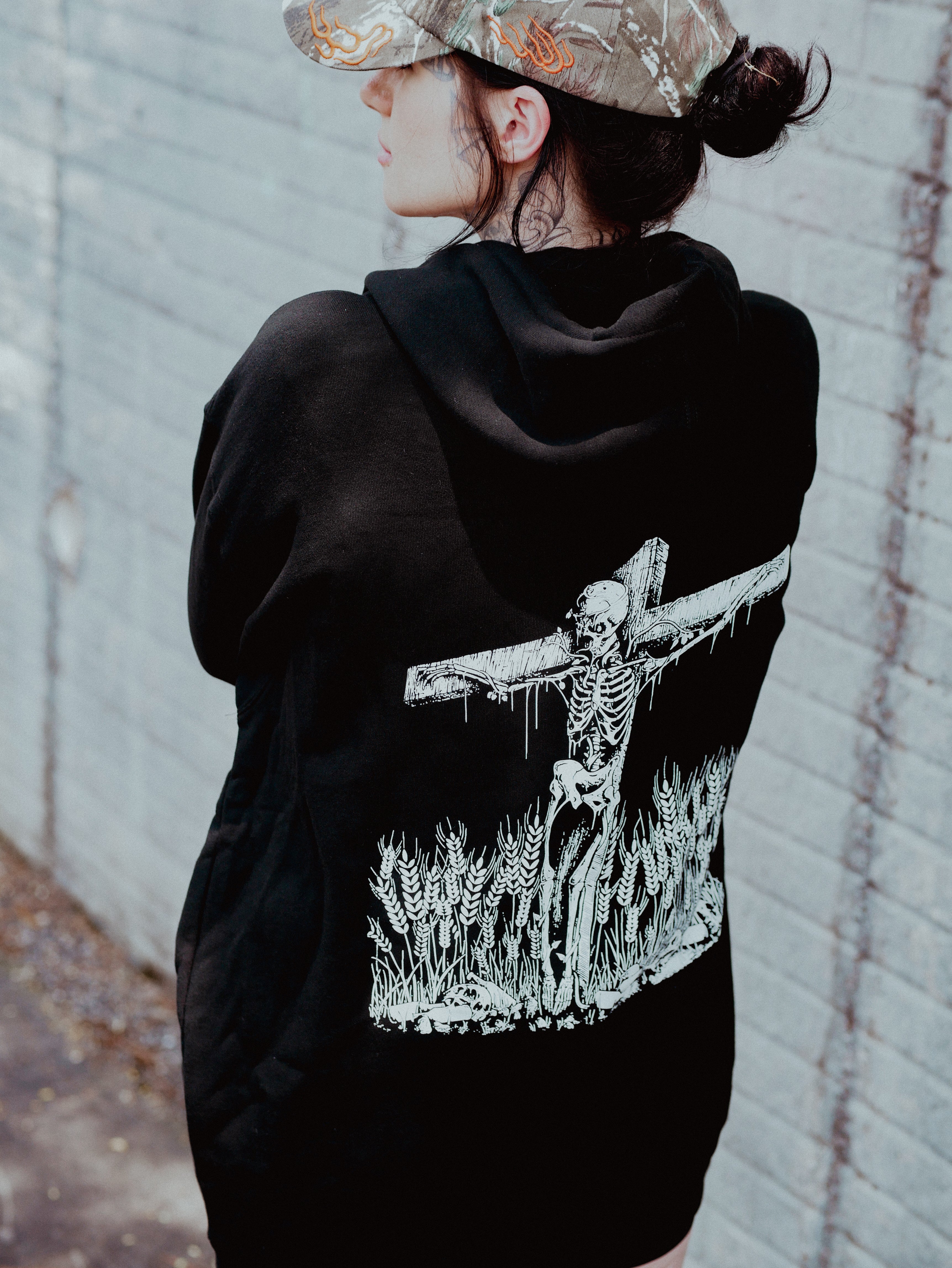 'The Yield' Black